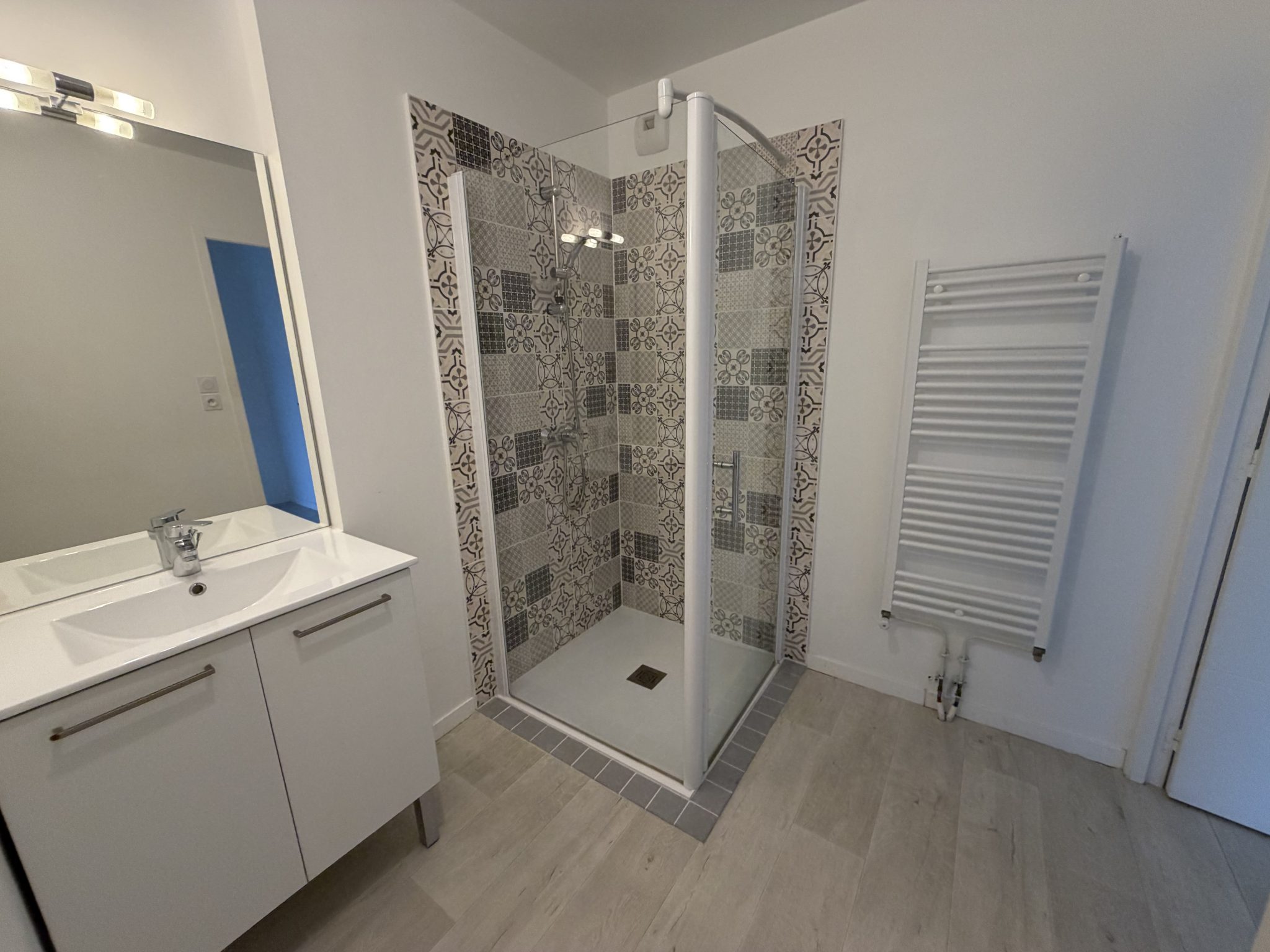 Quimper Centre ville , Résidence de Standing Pour Impeccable Appartement T4 (84m²) Avec Terrasse & Parking