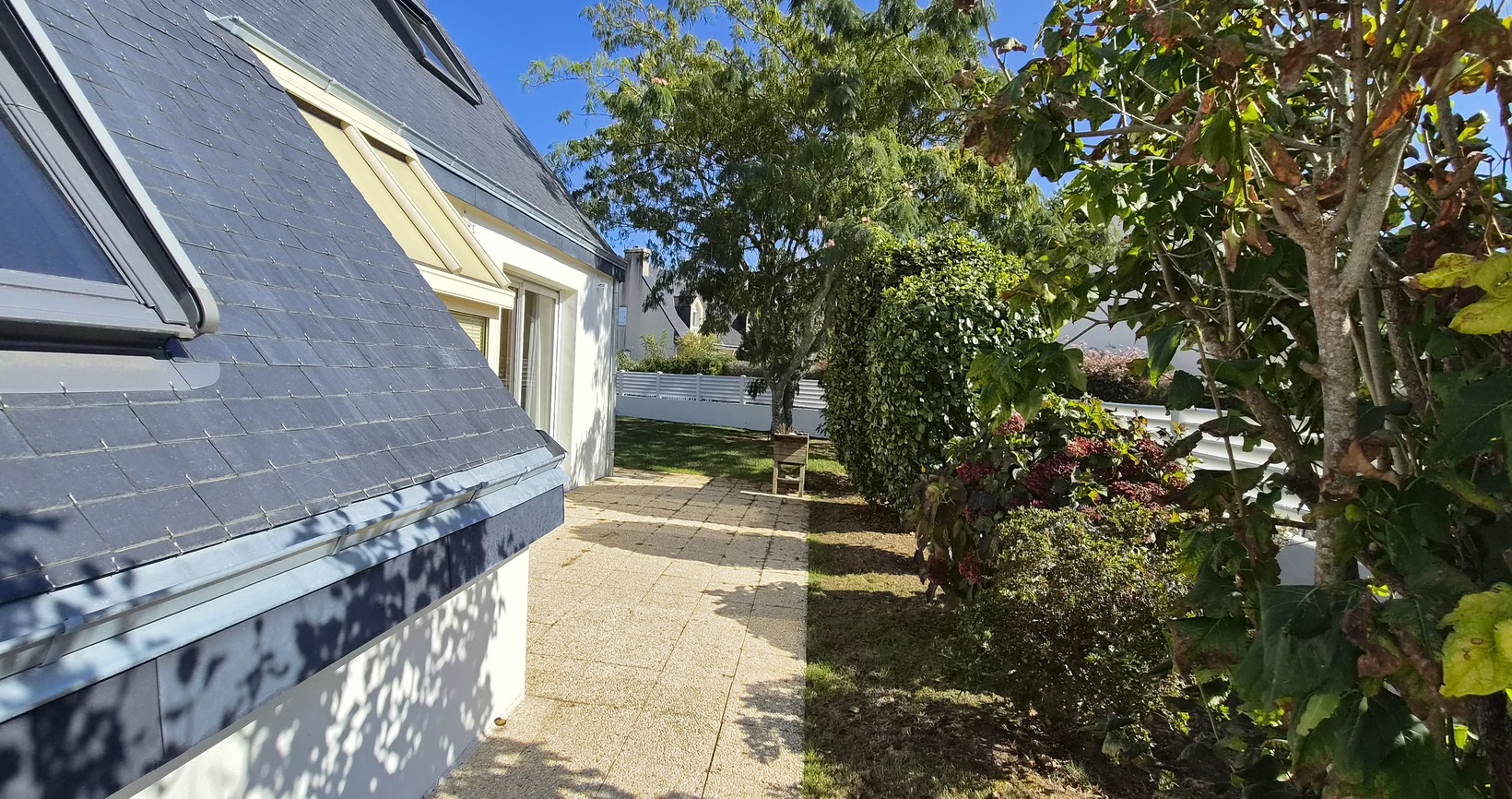 Fouesnant Centre – Au Calme, Maison de 3 Chambres avec vie de plain pied à 200 mètres des Commerces.