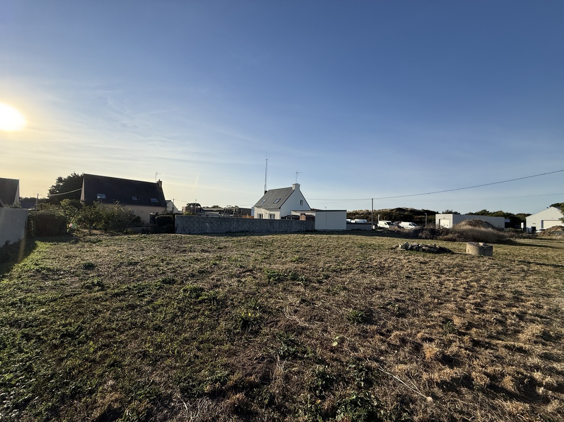 Plomeur – Terrain Constructible de 1 278 m² à Vendre Proche Commerces & Plages