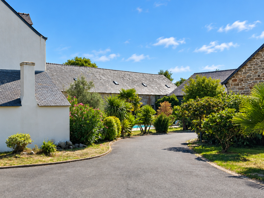 Entre Douarnenez & Crozon – La Ferme De Caractère Avec Ses 3 Gîtes & Piscine Chauffée