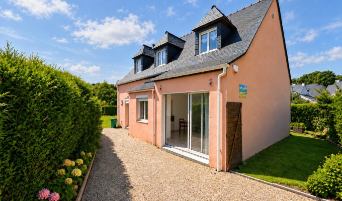 Audierne Centre – Lumineuse & Familiale Maison avec Vie de Plain-Pied & Jardin de 1000 m²