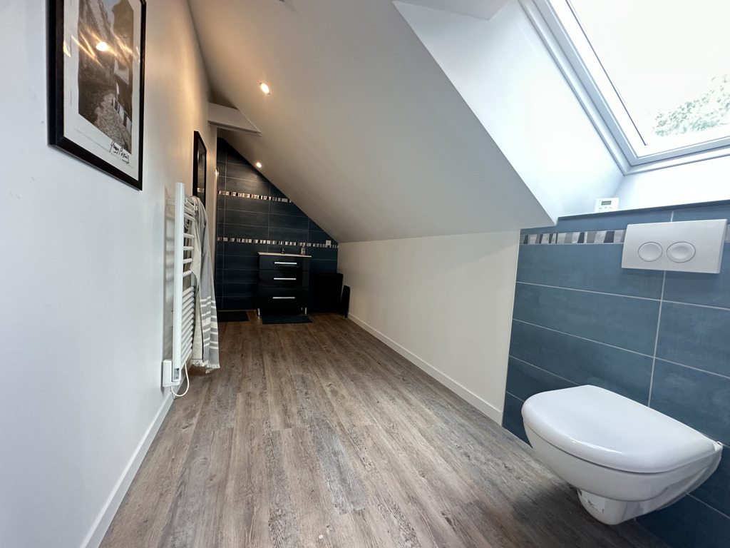 Mellac, L’authenticité d’une longère de 118m² avec sa dépendance  ! A SAISIR RAPIDEMENT !