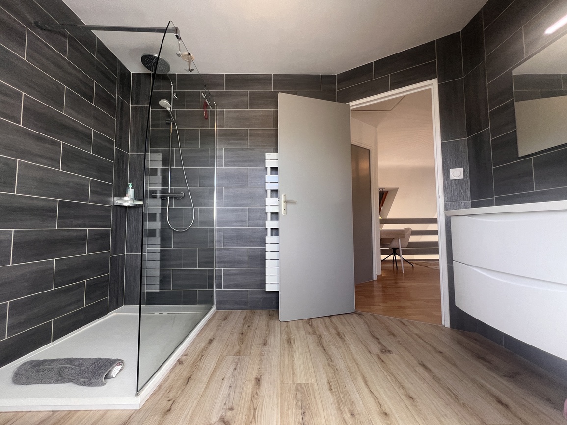 Kervignac – La Verdoyante & Préservée Maison Individuelle de 130m2 Avec Piscine Sur 1900m²