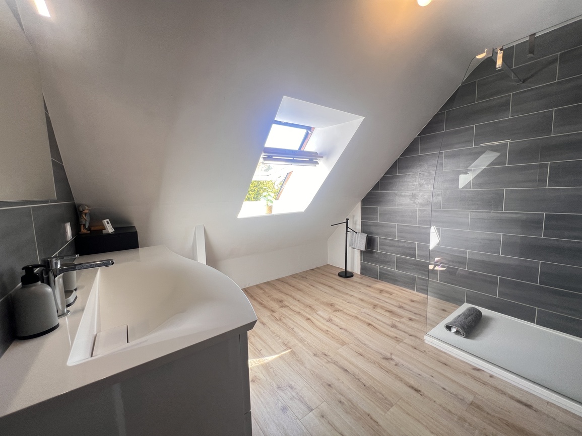 Kervignac – La Verdoyante & Préservée Maison Individuelle de 130m2 Avec Piscine Sur 1900m²