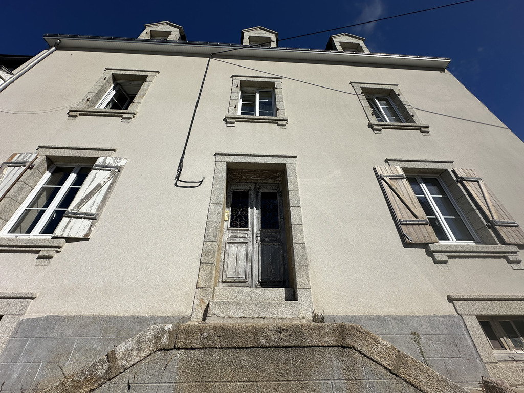 Clohars-Carnoët (Doëlan), Maison de Maître avec Vue Imprenable sur le Port ! A Découvrir Rapidement !