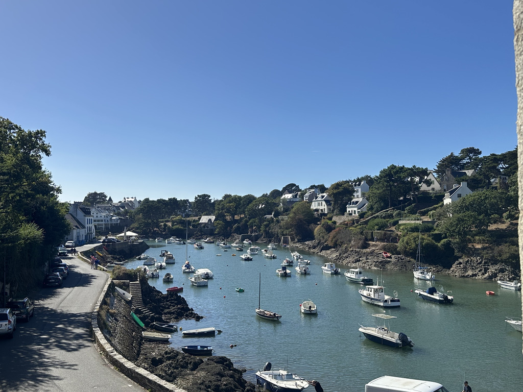 Clohars-Carnoët (Doëlan), Maison de Maître avec Vue Imprenable sur le Port ! A Découvrir Rapidement !