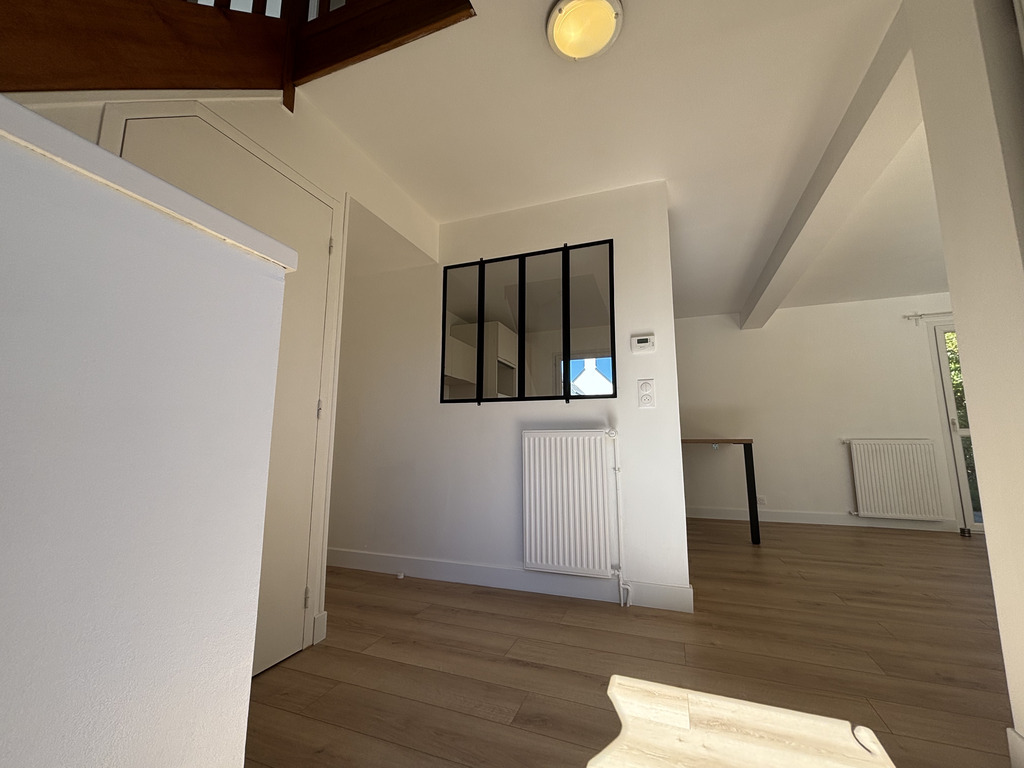 A LOUER. Libre au 05/10/2026. Ergué-Gabéric, Maison de 79 m², Renovée avec Garage et Jardin