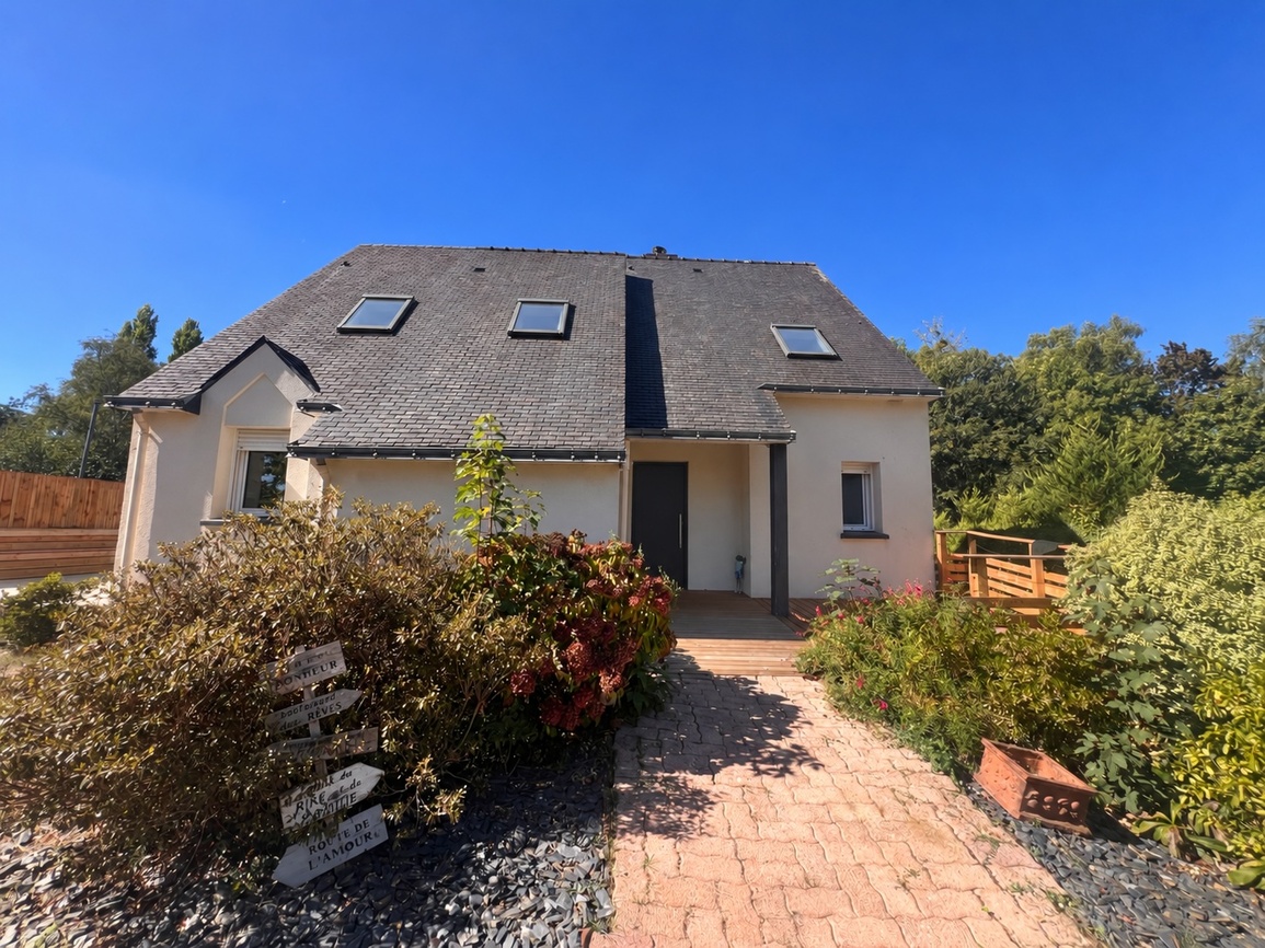 Kervignac – La Verdoyante & Préservée Maison Individuelle de 130m2 Avec Piscine Sur 1900m²
