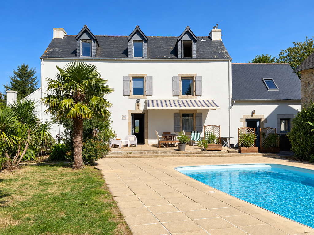 Entre Douarnenez & Crozon – La Ferme De Caractère Avec Ses 3 Gîtes & Piscine Chauffée