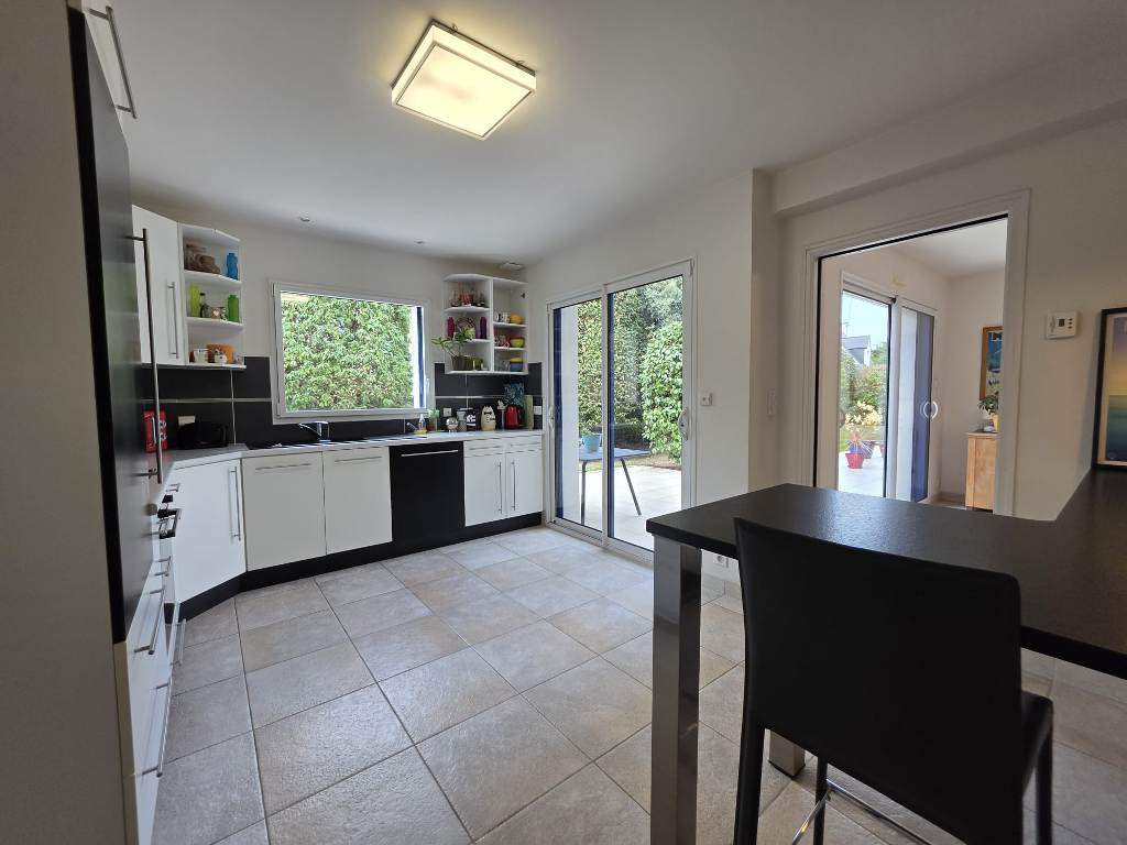 Sainte-Marine Environnement Privilégié Pour Cette Vaste & Elégante Maison Contemporaine Aux Lignes Epurées.