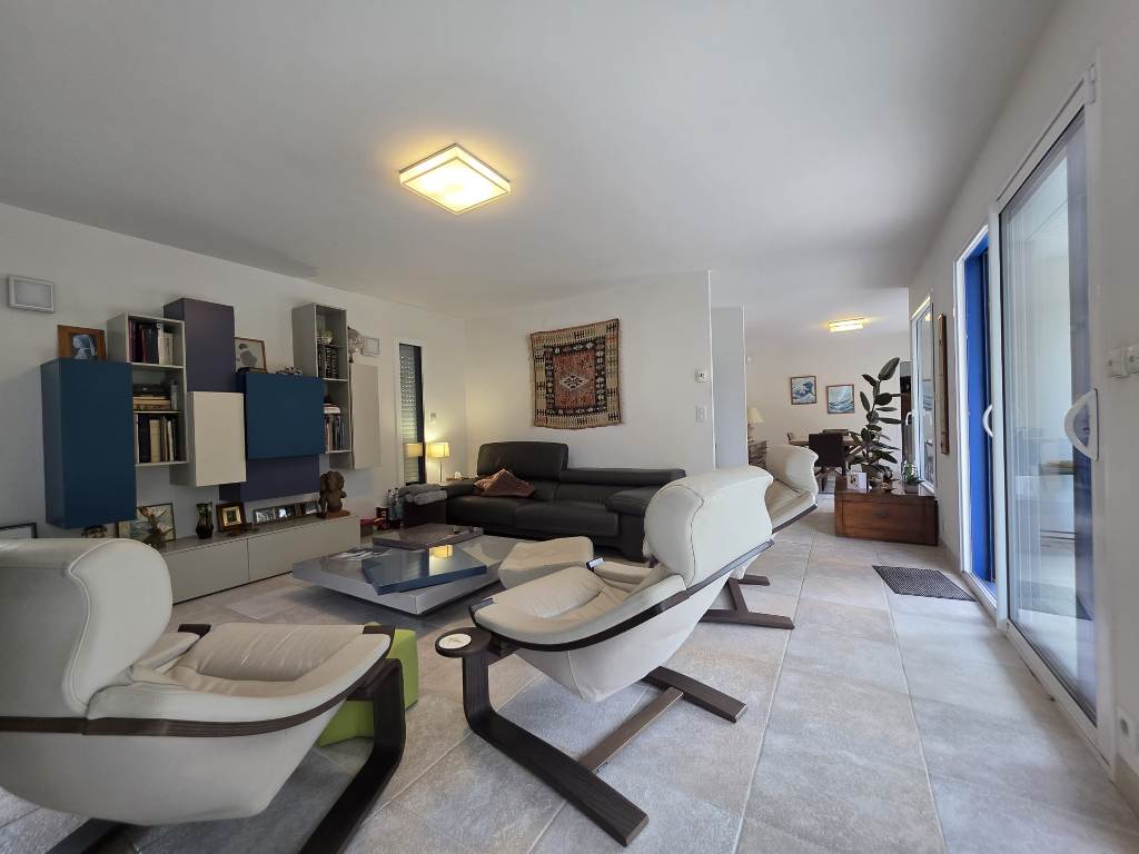 Sainte-Marine Environnement Privilégié Pour Cette Vaste & Elégante Maison Contemporaine Aux Lignes Epurées.