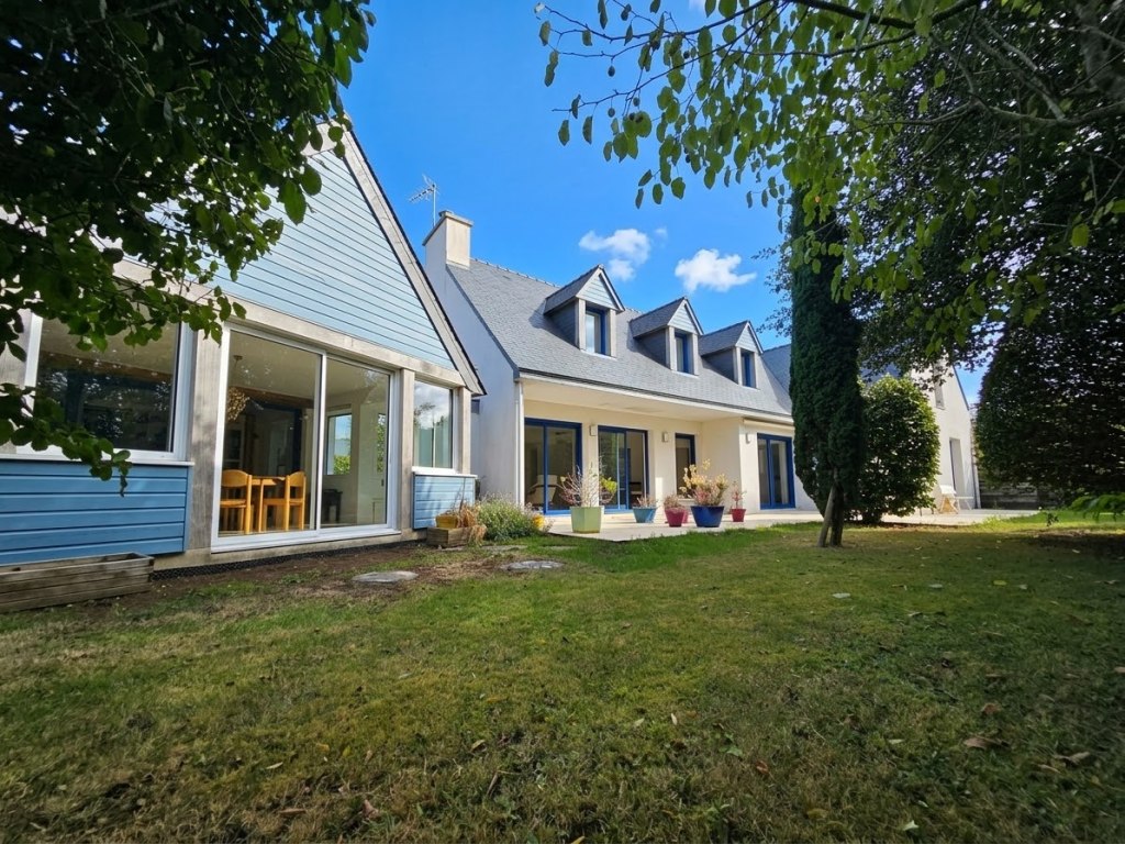 Sainte-Marine Environnement Privilégié Pour Cette Vaste & Elégante Maison Contemporaine Aux Lignes Epurées.