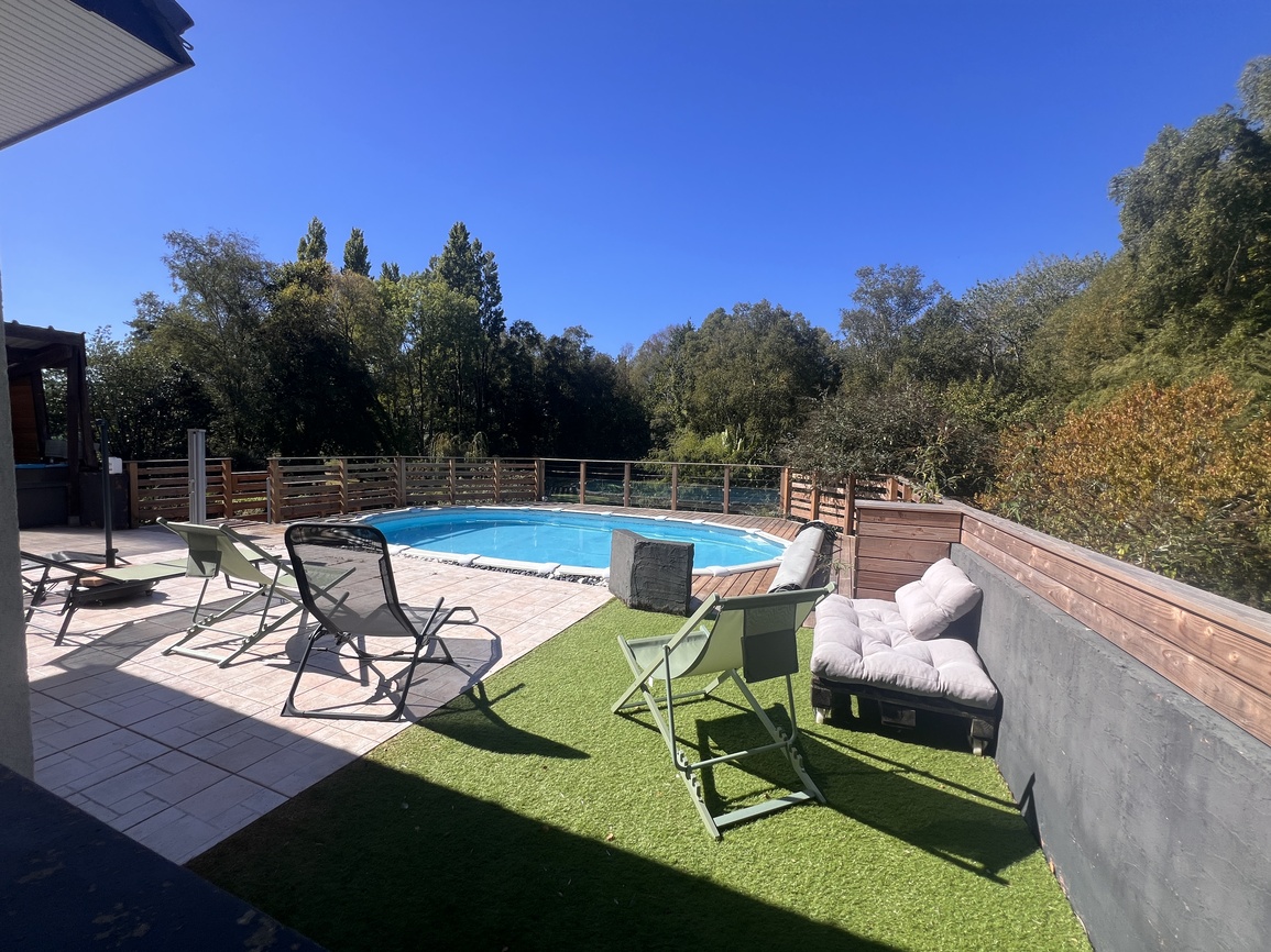 Kervignac – La Verdoyante & Préservée Maison Individuelle de 130m2 Avec Piscine Sur 1900m²