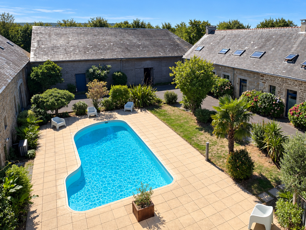 Entre Douarnenez & Crozon – La Ferme De Caractère Avec Ses 3 Gîtes & Piscine Chauffée