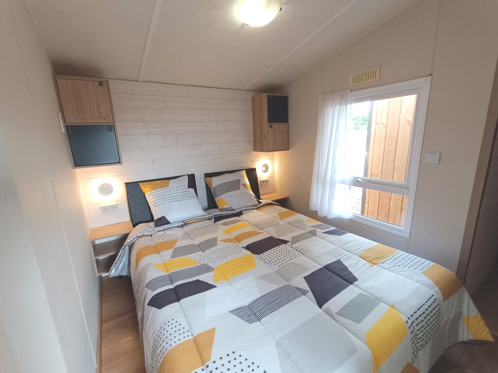 Emplacement Prisé & Volume XXL (72m²) Pour Ce Luxueux Mobil-Home Sur son terrain de loisir de 317 m²,