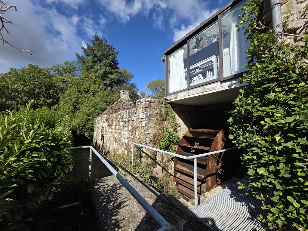 Quimper, Environnement Exceptionnel & Unique Pour ce Moulin du XVI ème Siècle dans son parc de 12 000 m²
