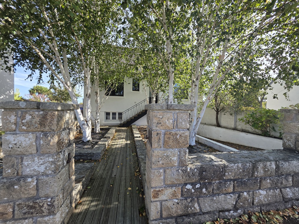 Plonéour Lanvern ,La Maison “1960” Revisitée & Agrandie en Vaste Maison d’Architecte Familiale