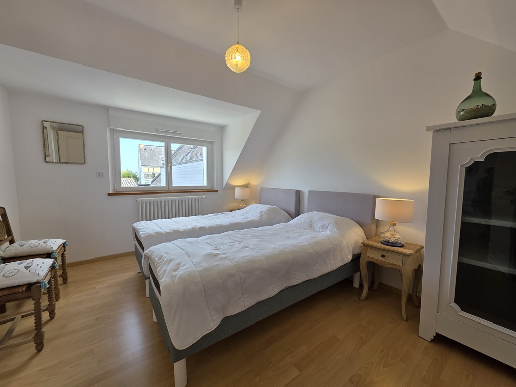 LOCTUDY, A 50 mètres de La Plage, Maison Bigoudène Entièrement rénovée Avec Garage et Jardin de 500m²