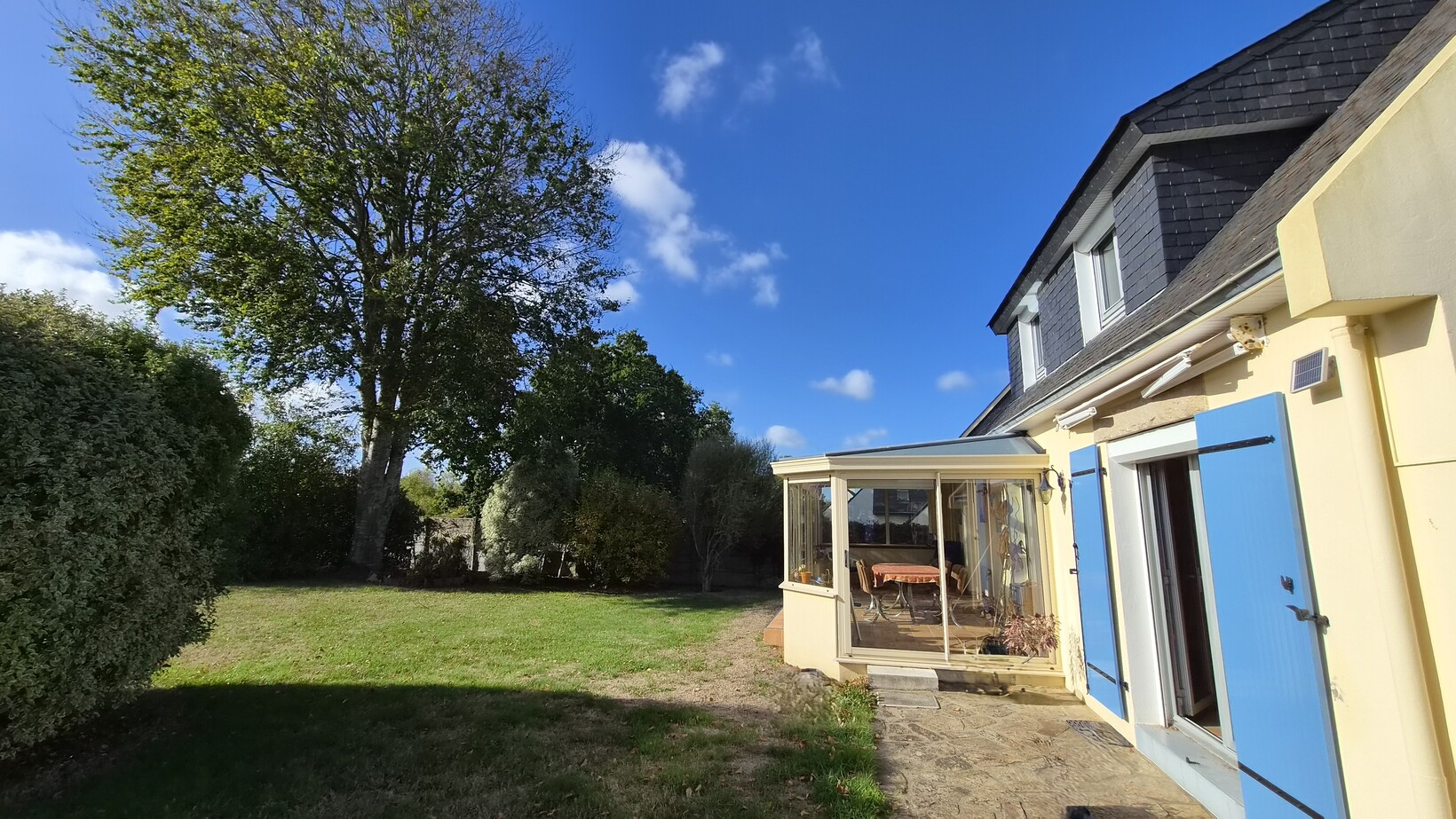 Concarneau – Généreuse & Lumineuse Familiale (141m²) Au Calme Avec Plain Pied & Terrain Arboré (1300m²)