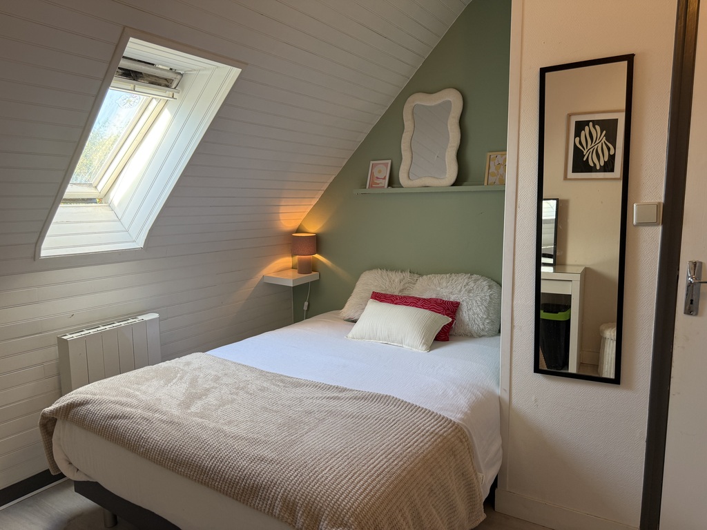 Lesconil – Jolie Maison de 100m² avec Terrasse & Garage à Quelques pas de la Plage et des Commerces