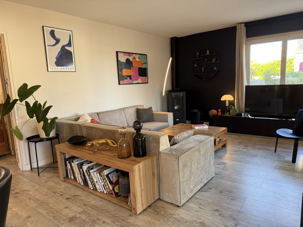 Lesconil – Jolie Maison de 100m² avec Terrasse & Garage à Quelques pas de la Plage et des Commerces