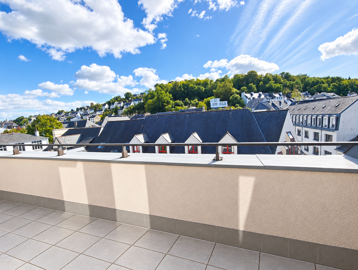 Quimper Centre Ville. Rare Appartement T3 (100 m2) au dernier Étage avec Ascenseur, Balcon & Garage.