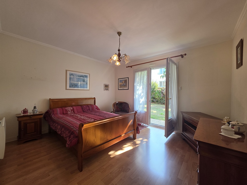 Pont L’abbé, A 5 min du Centre-Ville à pied, Maison de Plain-pied Avec Jardin & Garage