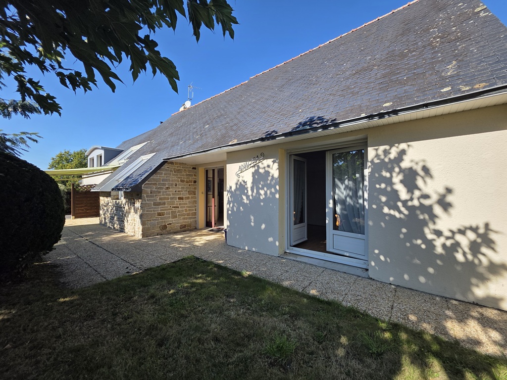 Pont L’abbé, A 5 min du Centre-Ville à pied, Maison de Plain-pied Avec Jardin & Garage