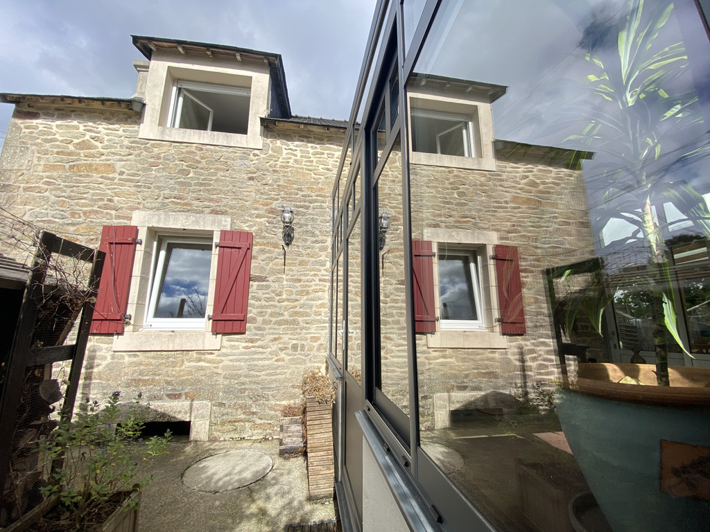 Rosporden-  L’Authentique Maison en Pierre (1950) Rénovée Avec Goût & Son Jardin Clos de 700 m² Sans Vis-à-Vis