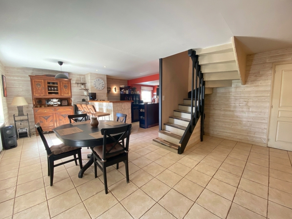 Rosporden-  L’Authentique Maison en Pierre (1950) Rénovée Avec Goût & Son Jardin Clos de 700 m² Sans Vis-à-Vis