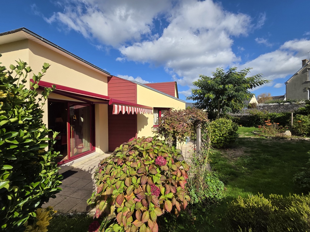 PONT L’ABBE, A 5 min du Centre-Ville à pied, Maison de Plain-pied 3 chambres Avec Jardin et Garage