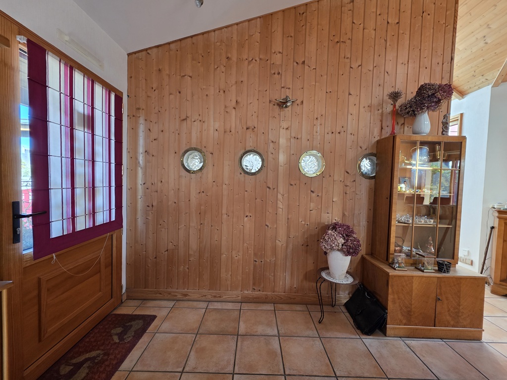 PONT L’ABBE, A 5 min du Centre-Ville à pied, Maison de Plain-pied 3 chambres Avec Jardin et Garage