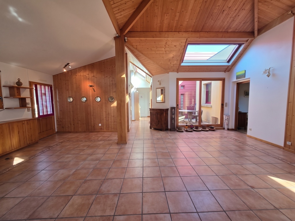 PONT L’ABBE, A 5 min du Centre-Ville à pied, Maison de Plain-pied 3 chambres Avec Jardin et Garage