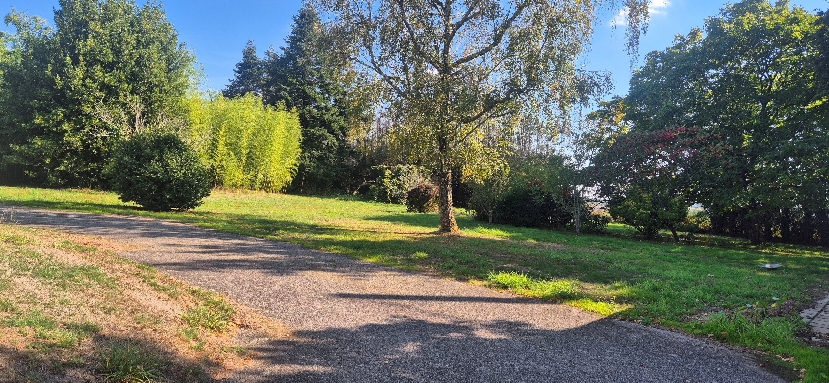 Ergué-Gabéric, Maison à Rénover (5 chambres) , Vaste Jardin de 6000 m²