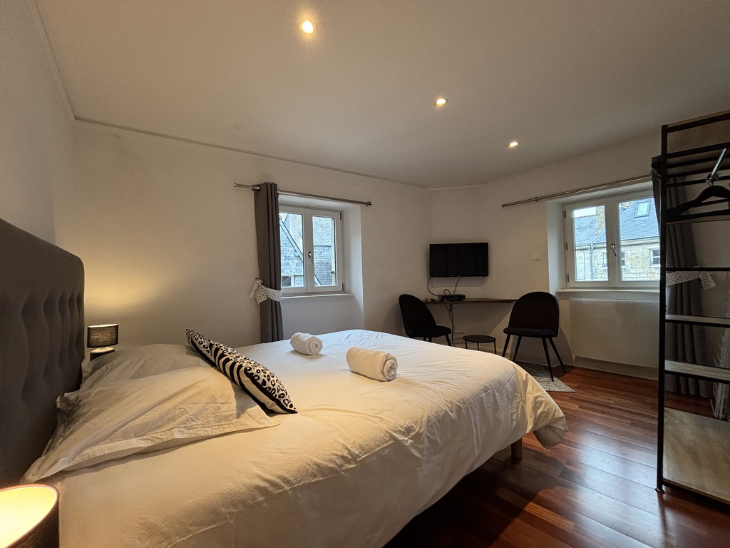 A LOUER. Libre au 1er Novembre 2026. Quimper, Appartement T2 en Plein Centre Ville
