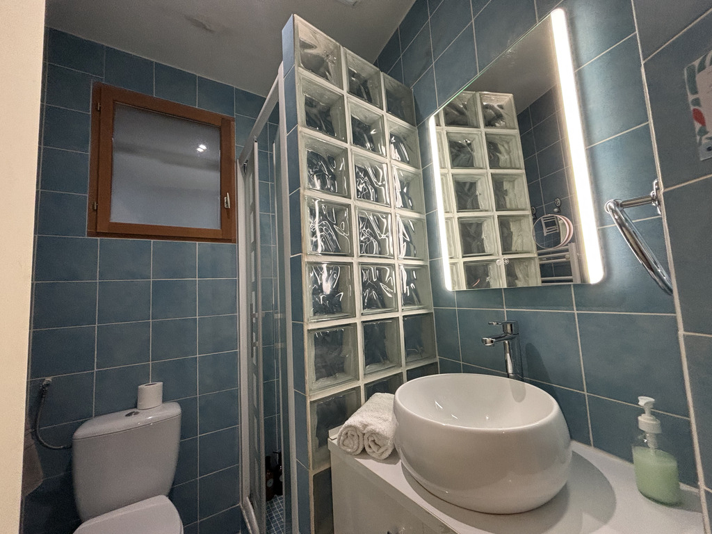 A LOUER. Libre au 1er Novembre 2026. Quimper, Appartement T2 en Plein Centre Ville