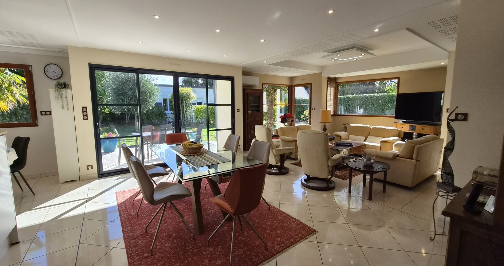 La Forêt Fouesnant – Vaste Contemporaine de 220 m² & 5 Chambres – Terrain d’environ 1110 m²