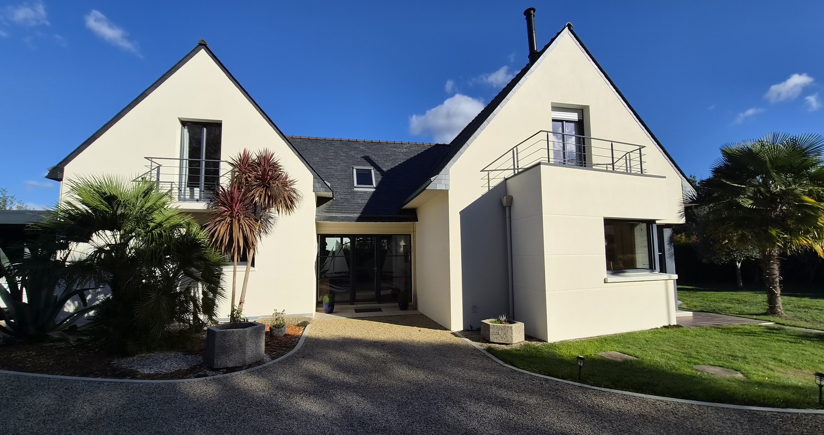 La Forêt Fouesnant – Vaste Contemporaine de 220 m² & 5 Chambres – Terrain d’environ 1110 m²
