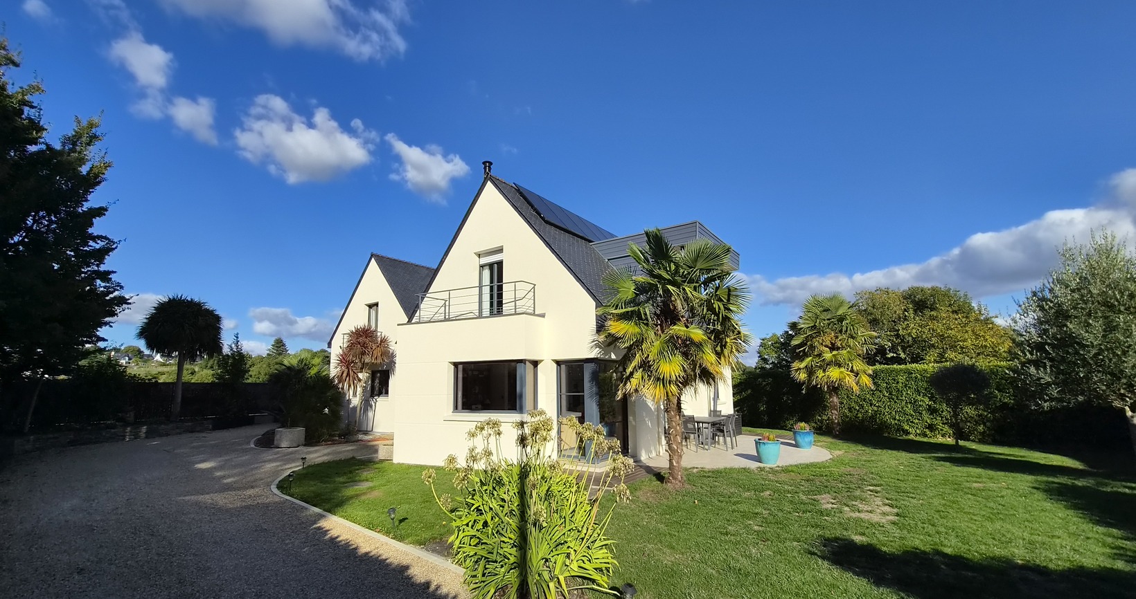 La Forêt Fouesnant – Vaste Contemporaine de 220 m² & 5 Chambres – Terrain d’environ 1110 m²