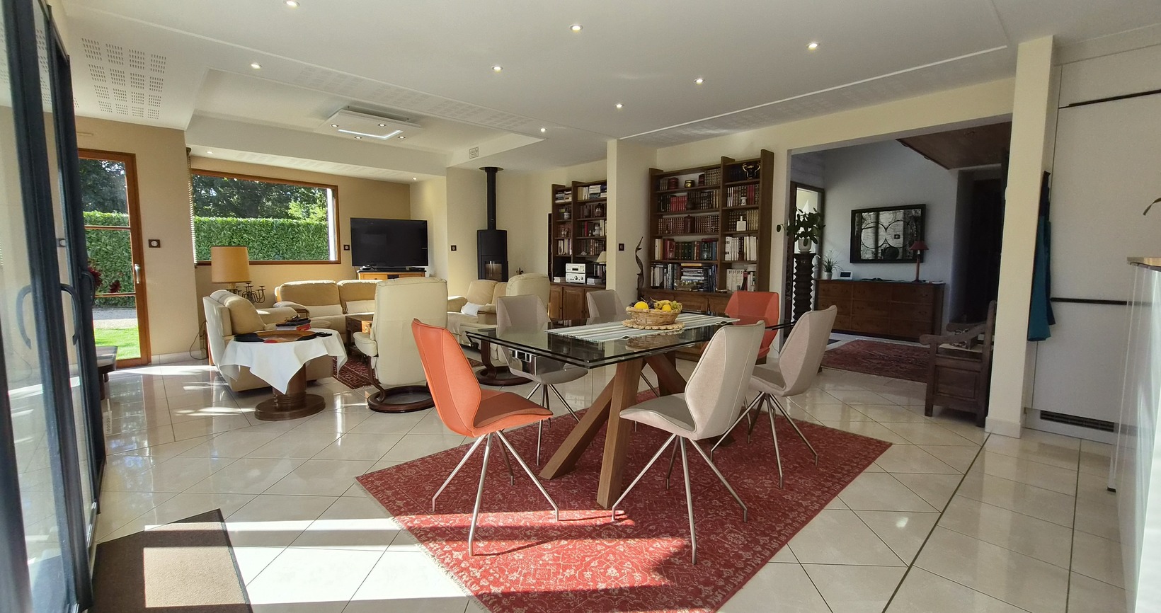 La Forêt Fouesnant – Vaste Contemporaine de 220 m² & 5 Chambres – Terrain d’environ 1110 m²