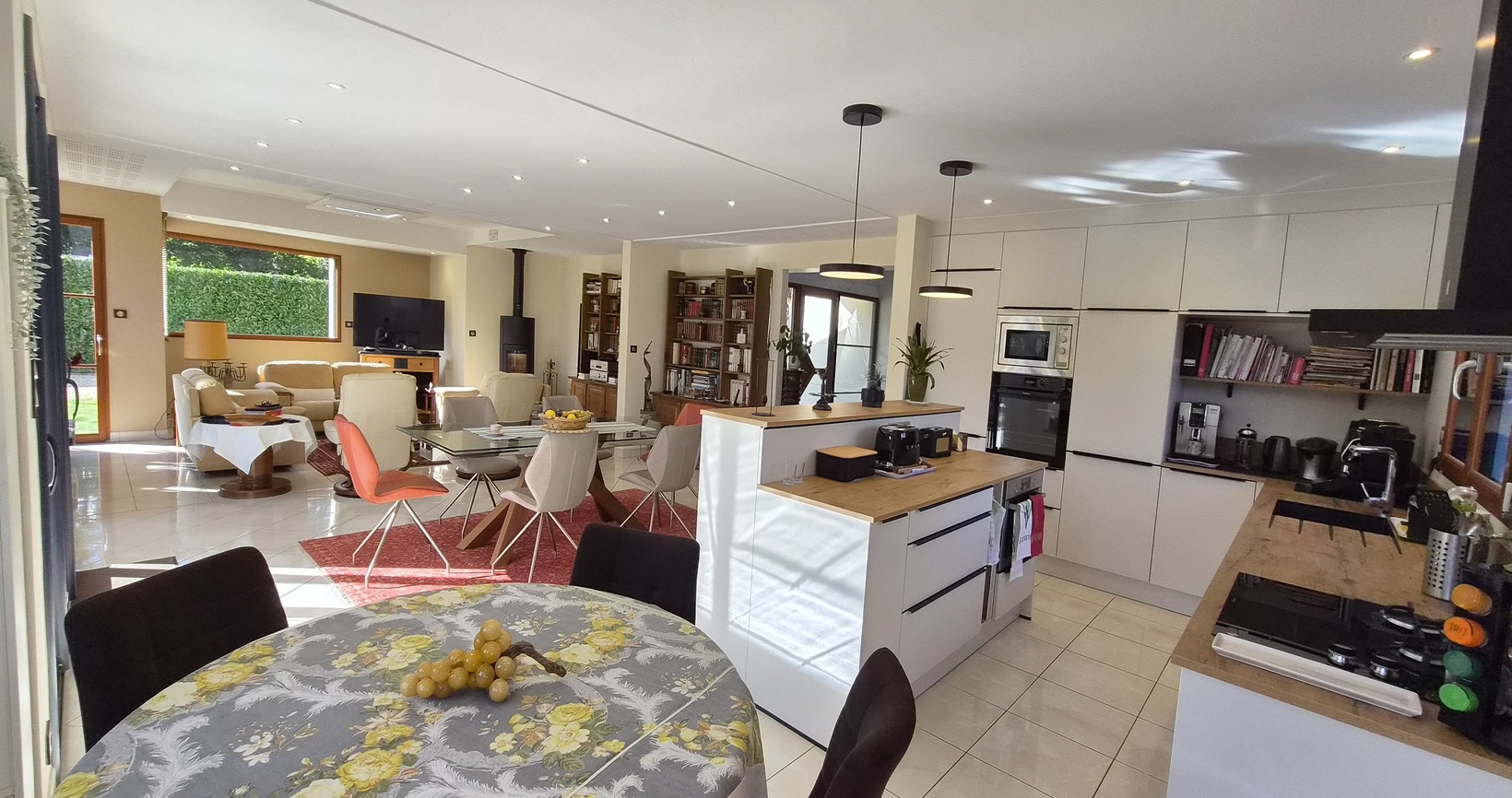 La Forêt Fouesnant – Vaste Contemporaine de 220 m² & 5 Chambres – Terrain d’environ 1110 m²