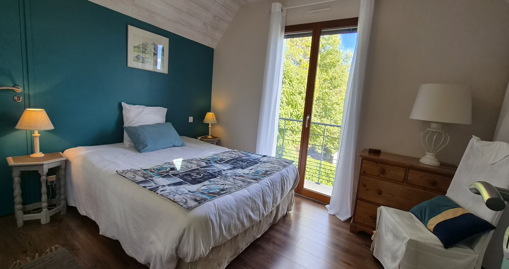 La Forêt Fouesnant – Vaste Contemporaine de 220 m² & 5 Chambres – Terrain d’environ 1110 m²