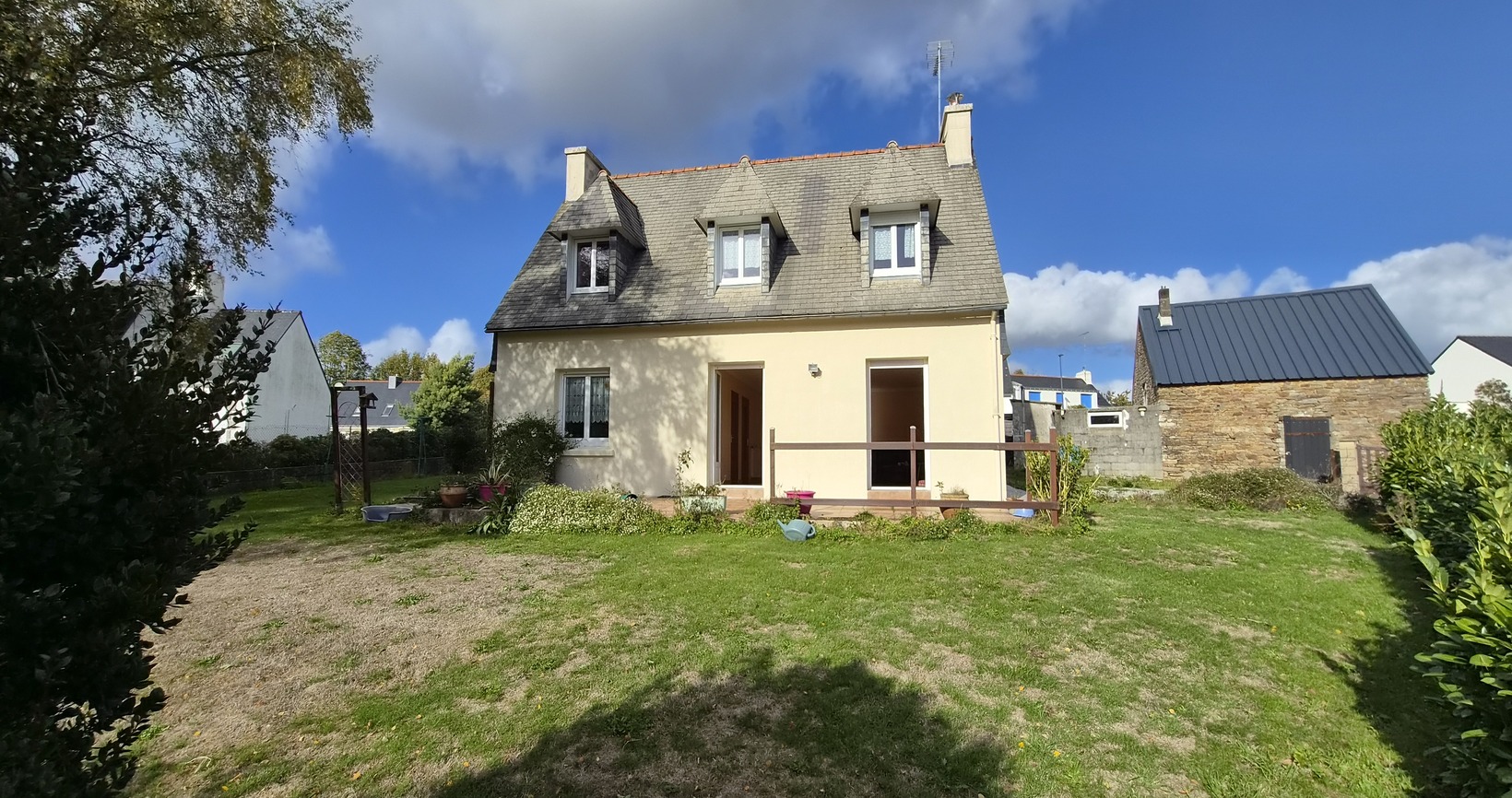 LA FORET FOUESNANT – Maison Traditionnelle d’environ 110 m² de 3 chambres, Terrain de 1000 m².