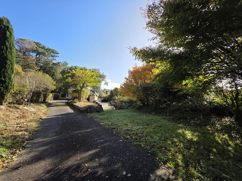 Pont L’abbé, Quartier résidentiel, Maison Contemporaine avec son Beau Jardin de 2194 m²