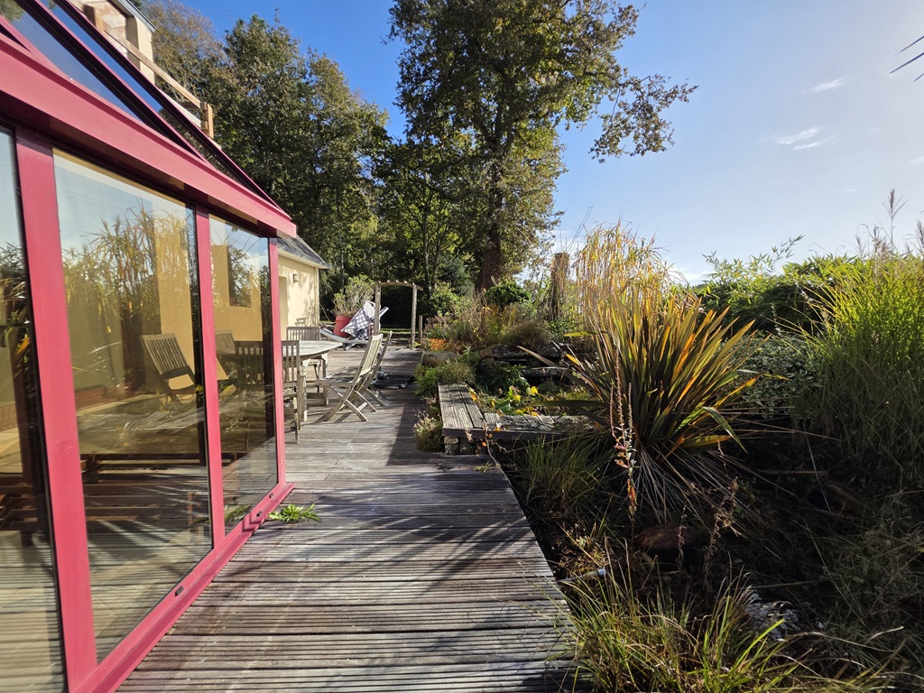 Pont L’abbé, Quartier résidentiel, Maison Contemporaine avec son Beau Jardin de 2194 m²