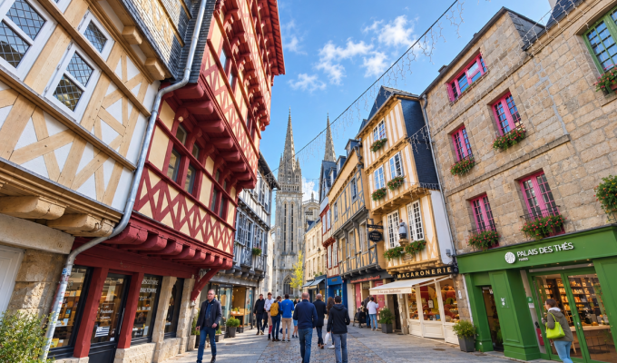 Quimper Centre Historique. Appartement T3 au Dernier Étage avec sa Vue Dégagée.