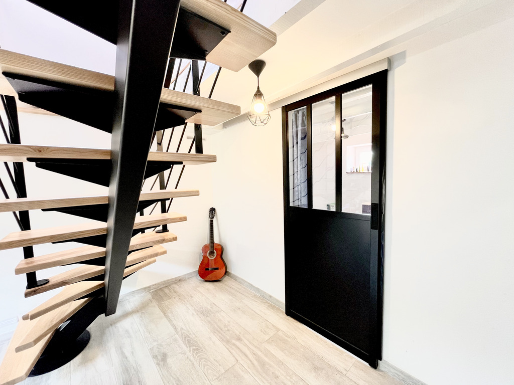 Moëlan-sur-mer, Élégante maison des années 30′ avec vue sur un terrain clos de 1642m²
