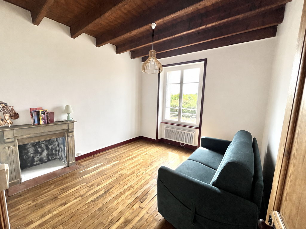 Moëlan-sur-mer, Élégante maison des années 30′ avec vue sur un terrain clos de 1642m²