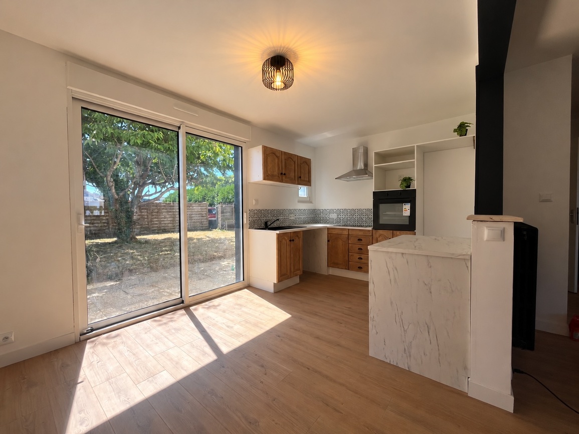 Quéven – La Familiale & Rénovée Maison de 1968 (140 m²) à Deux Pas Des Commerces