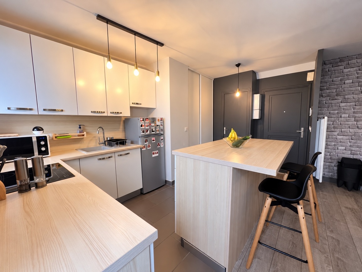 Lorient, Nouvelle Ville – L’Intimiste & Cosy Duplex de 50m2  Avec Garage & Cave